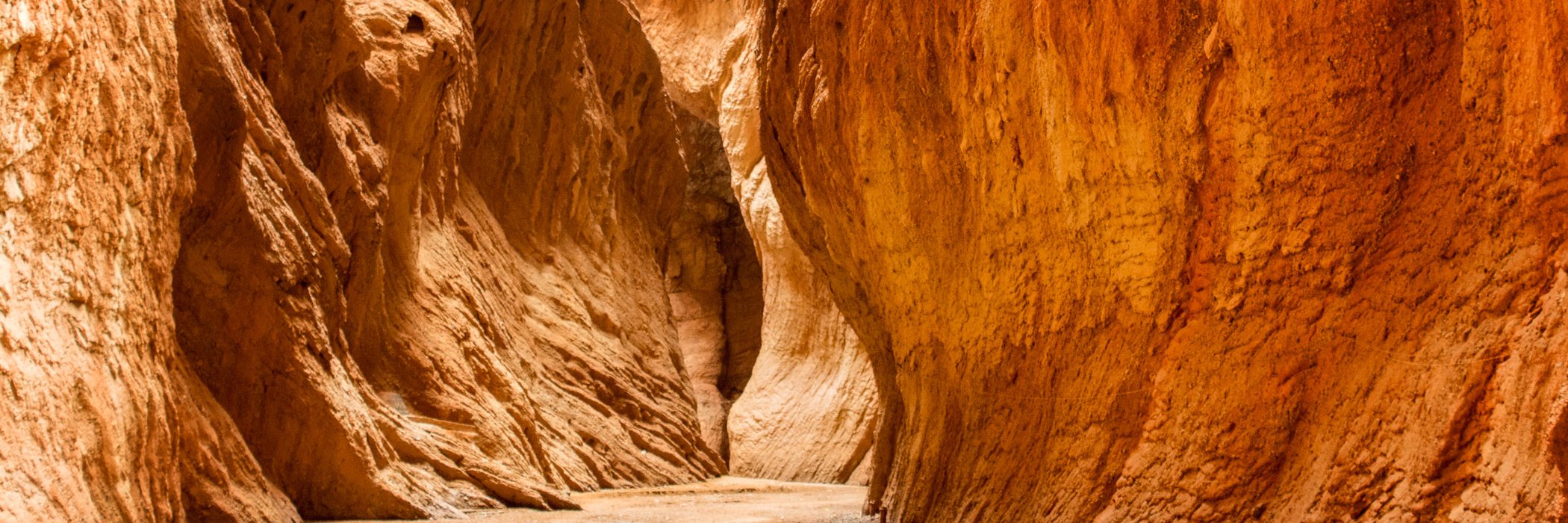 China - Silk Road 10 - A Hard Sleep and a Mysterious Canyon