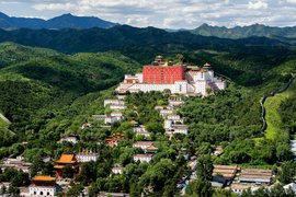 Pǔtuózōngchéng Temple from Bìshǔ Shānzhuāng