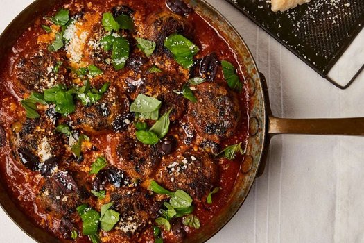 Aubergine and ricotta dumplings in tomato sauce