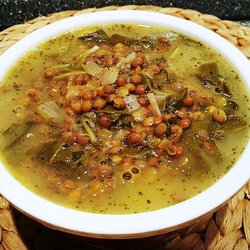 Adas bil hamod (lentil soup)