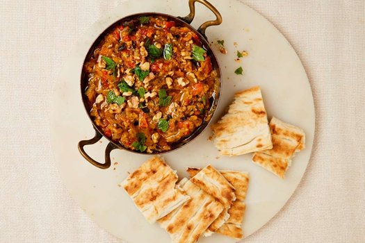 Aubergine, red pepper and tomato dip