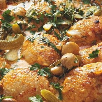 Creamy chicken with mustard and gherkins