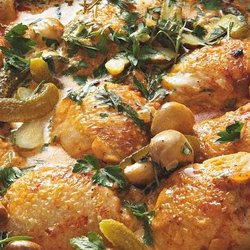Creamy chicken with mustard and gherkins