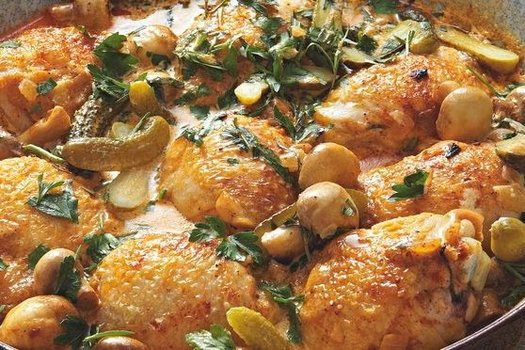 Creamy chicken with mustard and gherkins