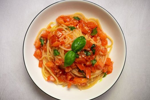 Fresh Tomato Spaghetti (pasta al pomodoro crudo)