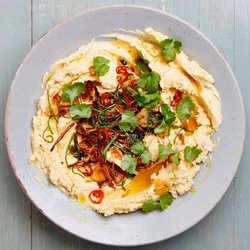 Hummus with cinnamon, lemon and ginger