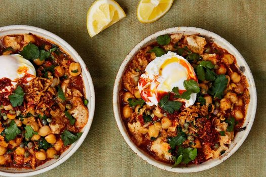 Tunisian spiced chickpea and bread soup (lablabi)