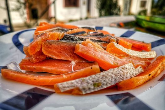 Salmon Gravlax with Gin