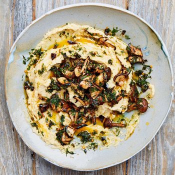 Slow-cooked garlic hummus with marinated mushrooms
