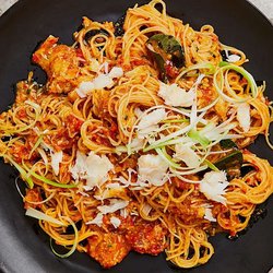 Stir-fried noodles with sambal and crab