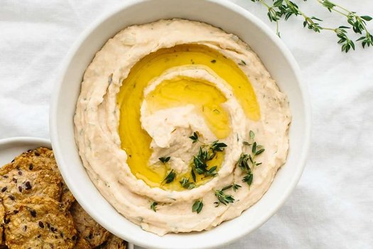 White Bean Hummus with Fresh Basil and Thyme